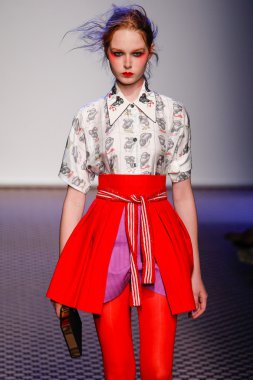 Olympia Le -Tan gösterisi