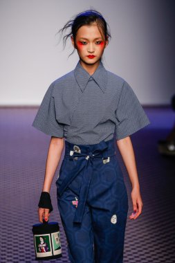 Olympia Le -Tan gösterisi