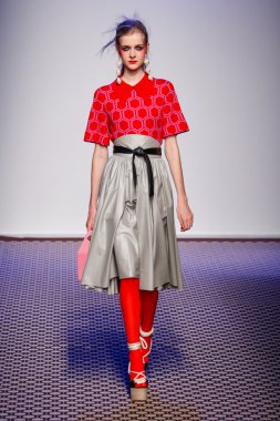 Olympia Le -Tan gösterisi