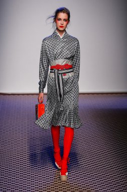 Olympia Le -Tan gösterisi