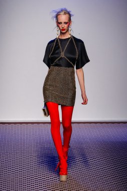 Olympia Le -Tan gösterisi