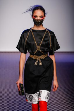 Olympia Le -Tan gösterisi