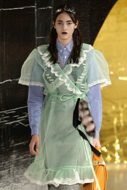 Paris Moda Haftası kapsamında Miu Miu gösterisi