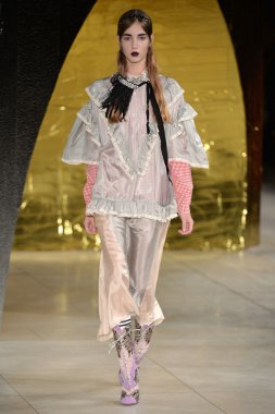 Paris Moda Haftası kapsamında Miu Miu gösterisi