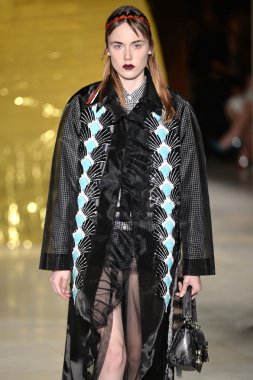 Paris Moda Haftası kapsamında Miu Miu gösterisi