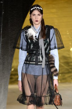 Paris Moda Haftası kapsamında Miu Miu gösterisi