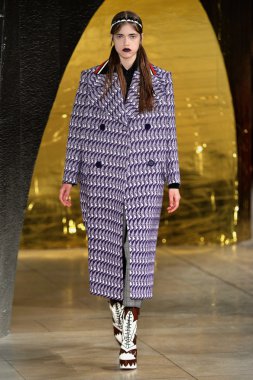 Paris Moda Haftası kapsamında Miu Miu gösterisi