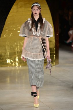 Paris Moda Haftası kapsamında Miu Miu gösterisi