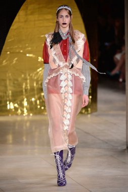 Paris Moda Haftası kapsamında Miu Miu gösterisi