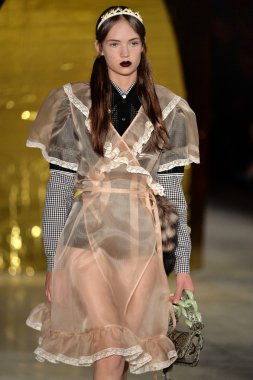 Paris Moda Haftası kapsamında Miu Miu gösterisi