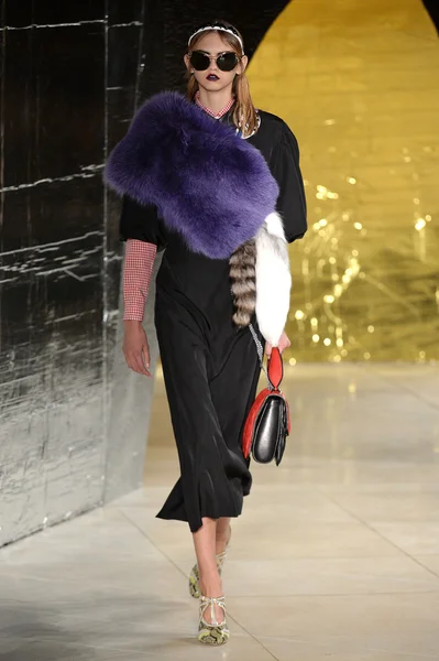 Paris Moda Haftası kapsamında Miu Miu gösterisi