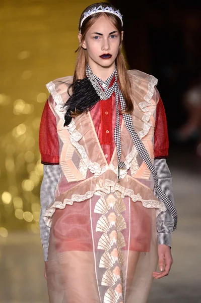 Paris Moda Haftası kapsamında Miu Miu gösterisi