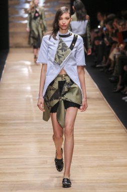 Guy Laroche gösterisi 