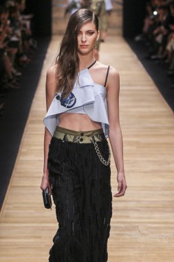 Guy Laroche gösterisi 