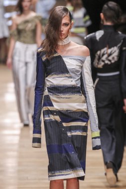 Guy Laroche gösterisi 