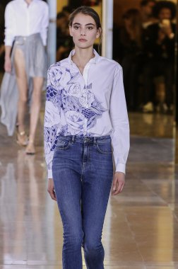 Anthony Vaccarello gösterisi 