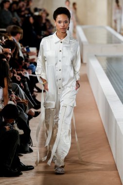 Paris Moda Haftası kapsamında Balanciaga gösterisi