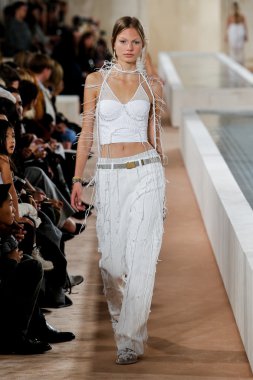 Paris Moda Haftası kapsamında Balanciaga gösterisi