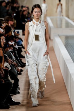 Paris Moda Haftası kapsamında Balanciaga gösterisi