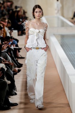 Paris Moda Haftası kapsamında Balanciaga gösterisi