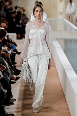 Paris Moda Haftası kapsamında Balanciaga gösterisi