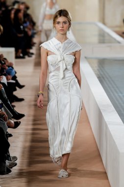 Paris Moda Haftası kapsamında Balanciaga gösterisi