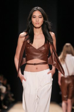 Barbara Bui gösterisi 