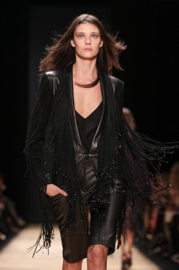 Barbara Bui gösterisi 