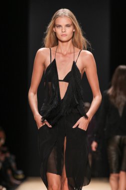 Barbara Bui gösterisi 