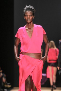 Barbara Bui gösterisi 