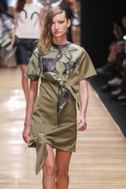 Guy Laroche gösterisi 