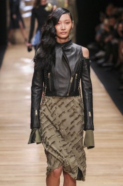 Guy Laroche gösterisi 