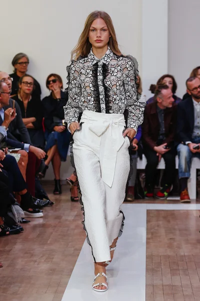 Emanuel Ungaro Show — Stockfoto