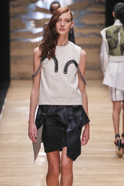 Guy Laroche show — Stockfoto