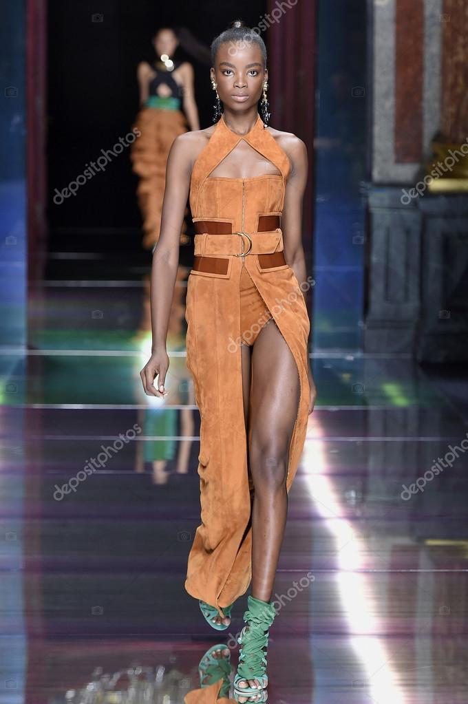 Espectáculo de Balmain como parte de la Semana de la Moda de París