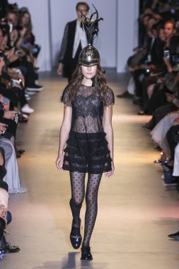 John Galliano gösteri 