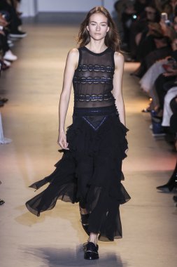 John Galliano gösteri 