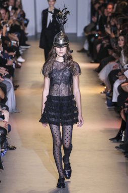 John Galliano gösteri 