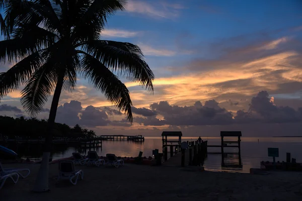 Coucher de soleil à l'emplacement tropical de Florida Keys — Photo