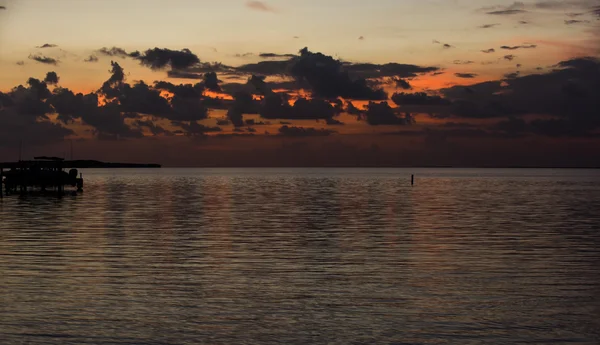 日落在热带海滨位置 — 图库照片