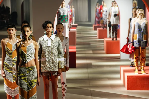 Kenzo show as part of the Paris Fashion Week — Stock Photo, Image