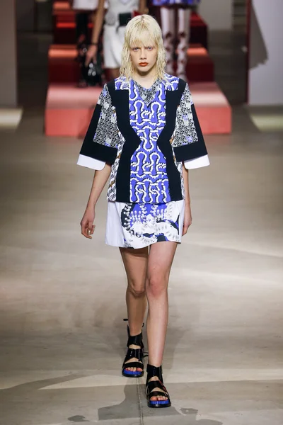 Kenzo show as part of the Paris Fashion Week — Stock Photo, Image