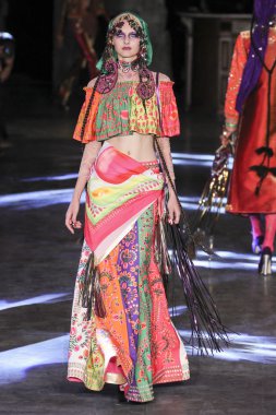 Manish Arora gösterisi 