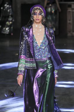 Manish Arora gösterisi 