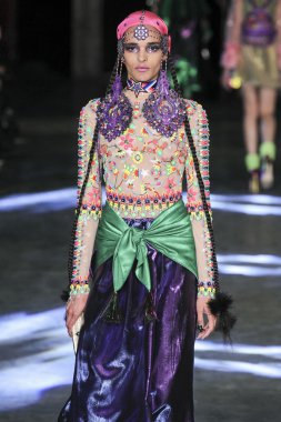 Manish Arora gösterisi 