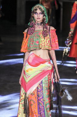 Manish Arora gösterisi 