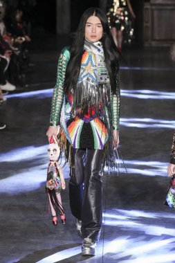 Manish Arora gösterisi 
