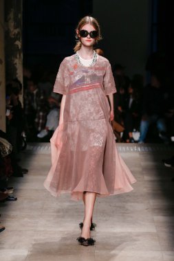 Rochas Paris Fashion Week kapsamında göster