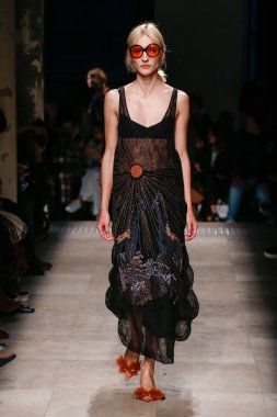 Rochas Paris Fashion Week kapsamında göster