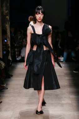 Rochas Paris Fashion Week kapsamında göster
